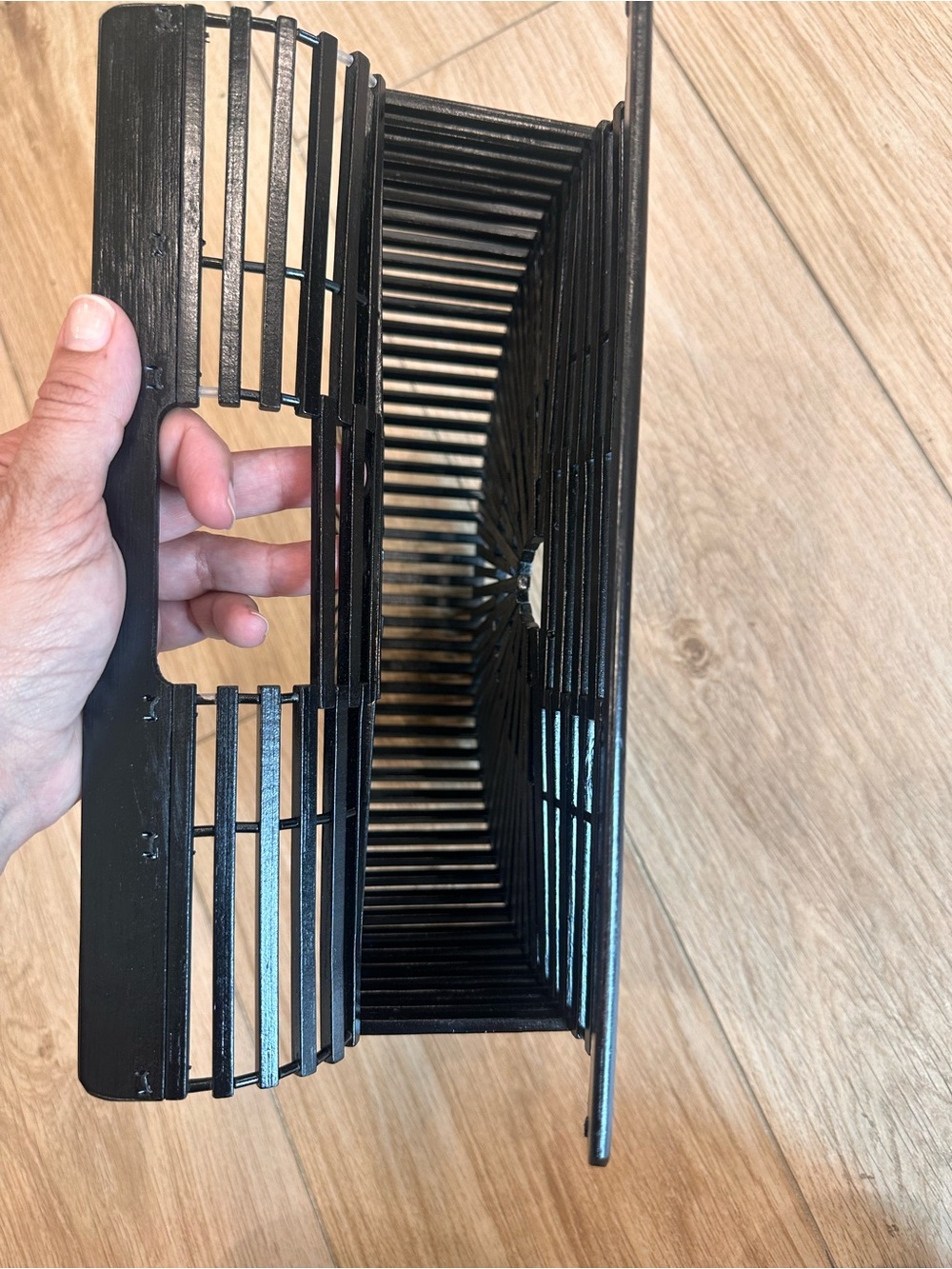 Source Unknown Black Semi-Circle Slatted Handbag - Picture 3 of 8